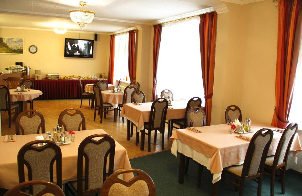 Zlaty Sloup Hotel Karlsbad Buitenkant foto